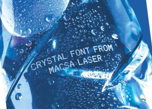 marcatura laser su bottiglia d'acqua